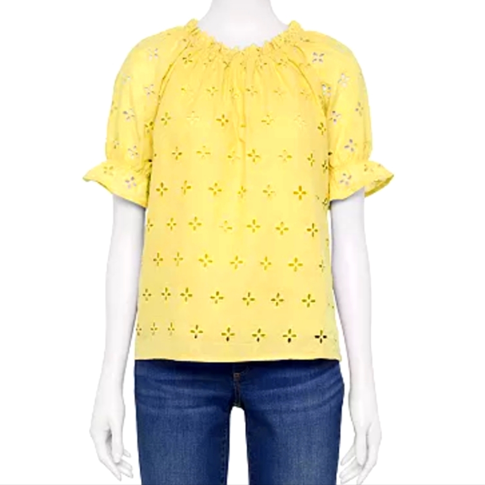 Petite Croft & Barrow Eyelet Short Sleeve Cotton Top with Ruffled Collar SP